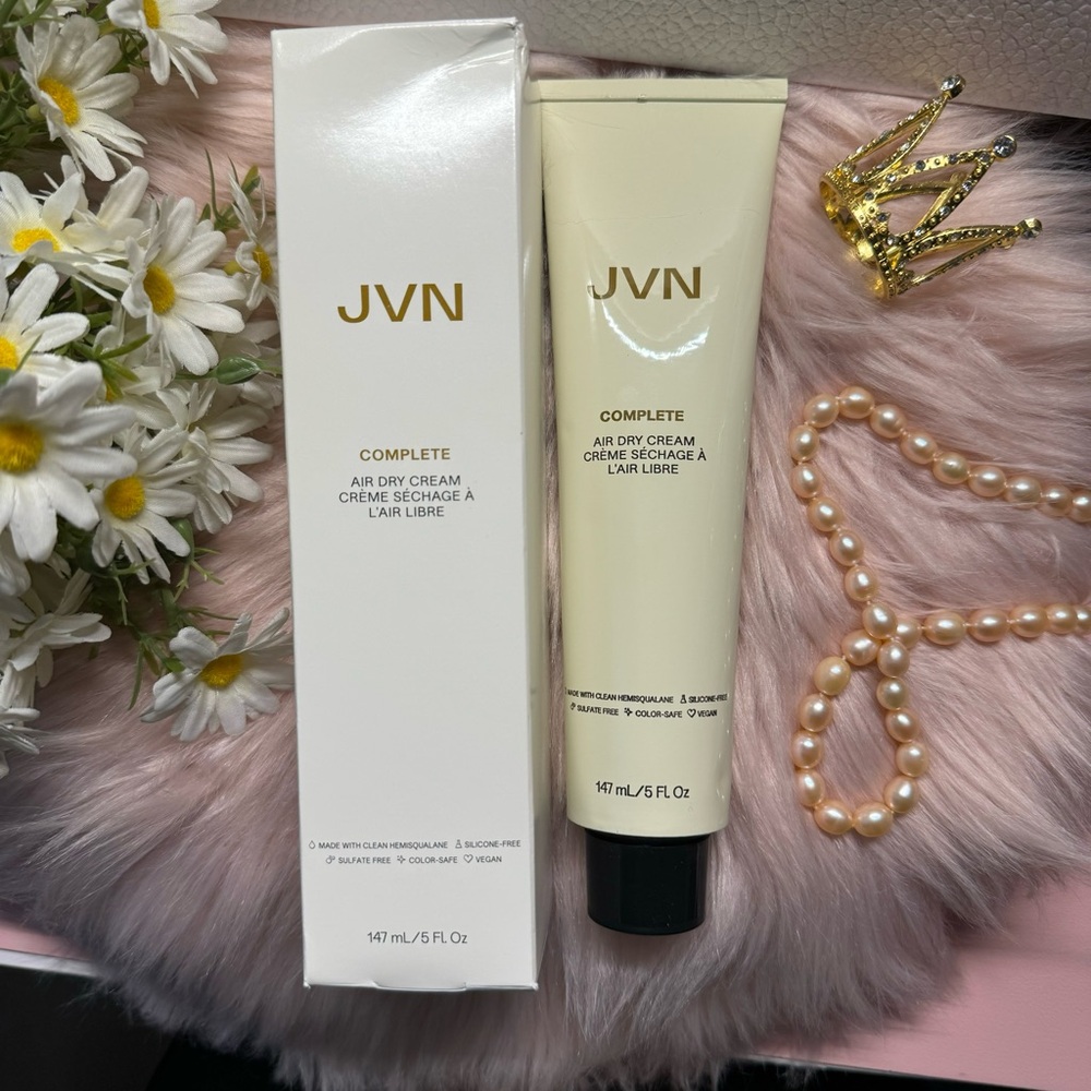 BNIB JVN
COMPLETE
AIR DRY CREAM
CRÈME SECHAGE À
L'AIR LIBRE!